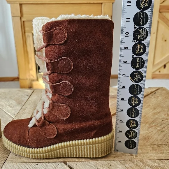 Vintage made in the USA winter boots Women's size 8 - Picture 2 of 15